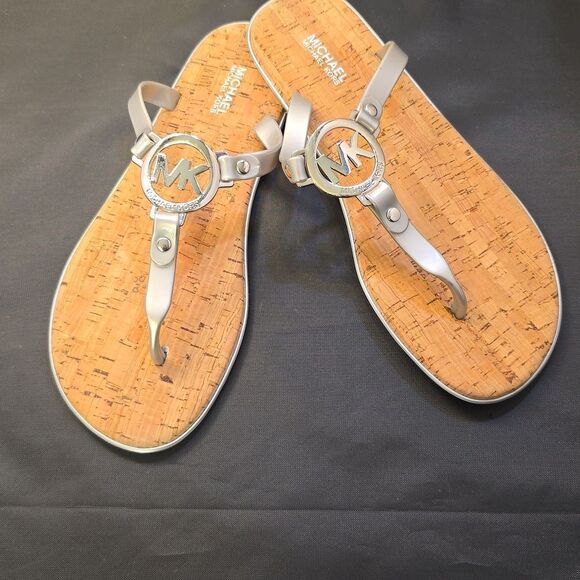BRAND NEW MICHAEL KORS MK CHARM JELLY FLIP FLOP CORK BOTTOM SANDAL - Picture 14 of 16
